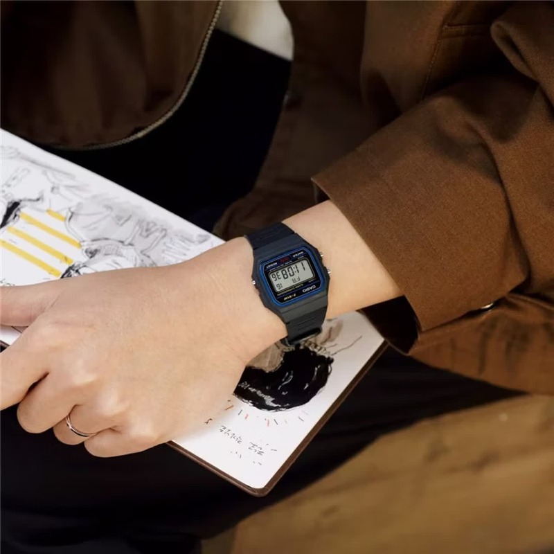 Casio F-91W-1 Модные ретро-час – обзор и цена Watch Display Pillow